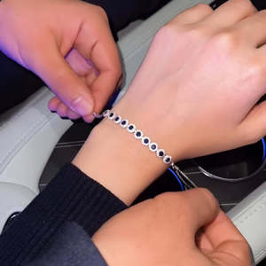 สร้อยข้อมือเงินฮอลล์มาร์คสีน้ำเงินกรมท่าประดับดอกเดซี่ เครื่องประดับแฟชั่นสุดเก๋ - Product Image 2
