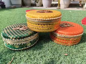 Caja de regalo de acero inoxidable para ocasiones festivas-Ladoos para Año Nuevo Navidad Boda Mehndi Haldi Ramadán y otras tradiciones - Product Image 3