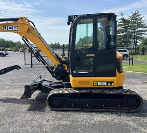 Miniexcavadora JCB con motor de CA y sistema de caja de cambios sobre orugas en stock lista para una entrega rápida - Product Image 1