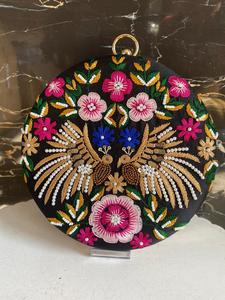 Elegante bolso de noche hecho a mano, exquisito bolso de mano de forma redonda con decoración de bordado de perlas, perfecto para bodas y fiestas - Product Image 4