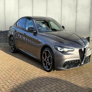 UTILISÉ LHD/RHD 2024 ALFA ROMEO GIULIA 2.0 VELOCE - Product Image 1