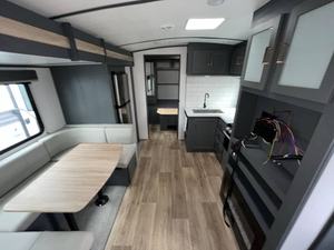 Keystone B-u-l-l-e-t 250BHS d'occasion 2023 - Product Image 6