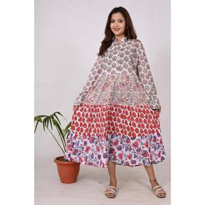 Robe longue en coton bohème pour femme, robe longue en patchwork floral fait à la main pour l'été, le festival et les tenues quotidiennes - Product Image 1