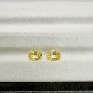 พลอยแซฟไฟร์พลอยสีเหลืองธรรมชาติทรงรีที่สวยงามสีเหลืองสวยงามและคู่แซฟไฟร์เจียระไนโดยใช้ความร้อน - Product Image 4