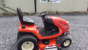 Cortadora de Césped Diésel Kubota GR2120 Usada con Motor de 125cc, Características de Rendimiento de 48V/36V, Funciones de Grado DIY, Inalámbrica y con Recolector de Césped - Product Image 2