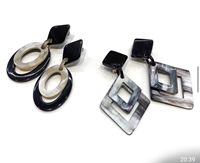 Boucles d'oreilles classiques en corne de buffle, faites à la main, écologiques, de haute qualité, polies, technique artisanale HF, style amour en corne naturelle