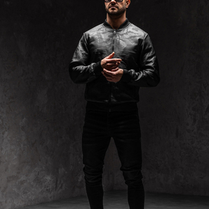 Veste de motard en cuir véritable pour homme, col montant unisexe, coupe-vent, logo personnalisé sur le devant, vente en gros - Product Image 2