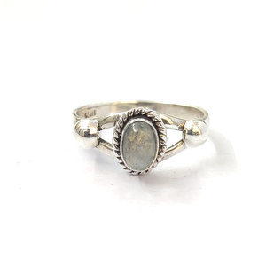 2.3 Grams Fashionable <b>Labradorite</b> <b>Ring</b> Gold Plated 18K Bezel Setting Trendy Vintage Style Free Size Alloy Jewelry Gift - Product Image 1