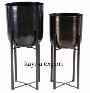 Jardinière décorative fantaisie deux tons en métal avec revêtement en poudre noire finition personnalisée jardinière décorative d'intérieur en métal fournisseur - Product Image 2