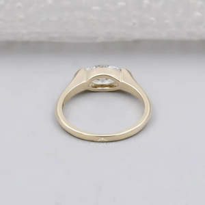 Bague de fiançailles solitaire en diamant de laboratoire taille marquise East West, certifiée IGI, plaquée rhodium, style tendance, or jaune pour - Product Image 4