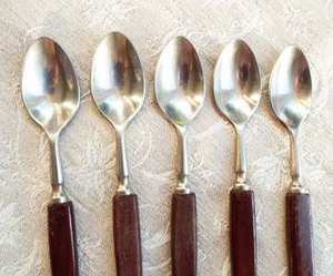 Diseño de tendencia Recubierto de PVD dorado con mango de madera Cuchara DE BODA DE LA India Ideal para uso en el hogar y el restaurante Artículos de cocina - Product Image 2