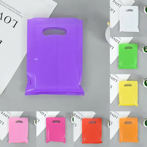 Bolsas troqueladas al por mayor de fábrica, bolsas de ropa de plástico PE y bolsas de regalo, Impresión de marca personal personalizada - Product Image 5