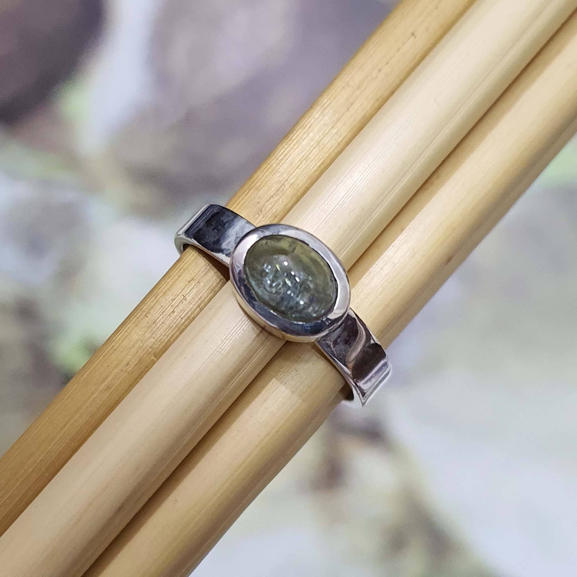 สีเขียว