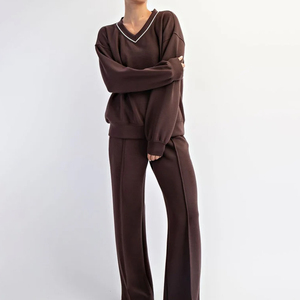 Sweat-shirt pour femme à col en V de haute qualité, logo brodé sur le devant, fabriqué au Pakistan, polaire d'hiver, séchage rapide, couleurs et tailles personnalisées - Product Image 6