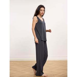 Conjunto de Bata de Casa sin Mangas para Mujer NakedSoft, con Logotipo Personalizado, Tejido Suave de Bambú y Diseño de Animales, para Primavera/Verano, Ropa de Dormir ODM - Product Image 2
