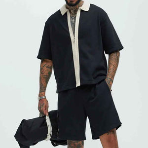 Ensemble de vacances pour homme Urban Tile Print Resort, chemise boutonnée et short à blocs de couleur, vêtements de rue décontractés pour les vacances, ensembles pour hommes - Product Image 1