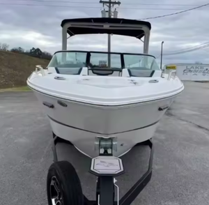 Yates Chaparral 247 SSX 2024 Usados, Embarcaciones con Cabina en Venta con Motores Internos, JetBoat, Deporte, Ocio, Aventura Familiar con Remolque - Product Image 1