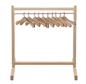 Porte-vêtements robustes FSC 100% Balau - Product Image 6