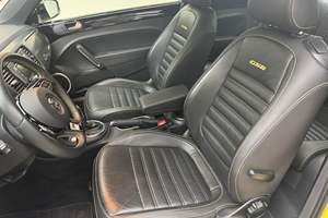 Volkswagen Beetle GSR 2014 d'occasion, environ 19 600 miles, moteur turbo 4 cylindres de 210 ch, 1 sur 3 500 modèles GSR - Product Image 5