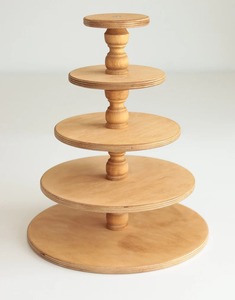 Soporte de pastel de madera de alta calidad de diseñador de lujo Torre de exhibición de postres de cumpleaños de grado de exportación para fiestas de boda - Product Image 1