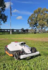 Tondeuse robot KwangozLUBA 2 AWD 5000x - Product Image 2