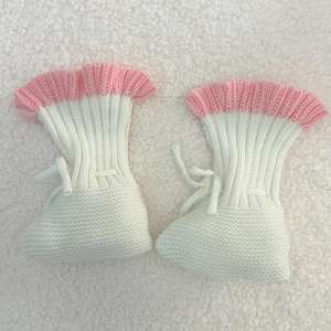 <span class=keywords><strong>Bottes</strong></span> en <span class=keywords><strong>tricot</strong></span> pour bébé fille de 0 à 6 mois Chaussettes en coton crocheté avec bord à volants Chaussons confortables en coton pur doux épissé Lilas Fleck Chaussons - Product Image 5