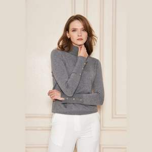 เสื้อสเวตเตอร์ไหมพรมคอเต่าติดกระดุม แขนยาว แฟชั่นใหม่สำหรับผู้หญิง สไตล์สปอร์ต ลำลอง ใส่ทำงานได้ สวยทันสมัย ขายส่ง - Product Image 1