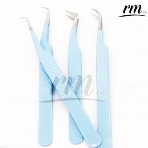 RMI Trending Product Sky Blue Powder coated y Silver Shin Tip Pinzas para Pestañas/Diamond Grip/Punta de punta de 90 / 45 grados - Product Image 3