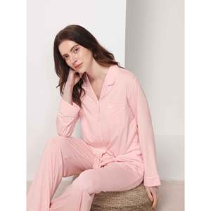 Conjunto de Pijama Clásico Suave de Manga Larga para Mujer, Rosa, Spandex, Personalizado, Transpirable, Suave, Talla XS para Primavera, ODM, con Cordón Ajustable - Product Image 1