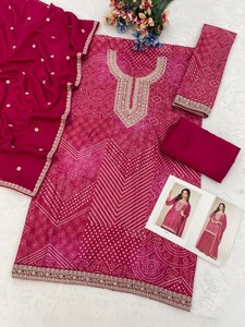 Costume de créateur Salwar avec impression numérique élégante et broderie élégante Séquence de codage Travail Tenue traditionnelle idéale pour le mariage - Product Image 5