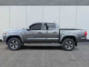 Pick-up Toyota Tacoma gris, double cabine, véhicule utilitaire, 2016 - 2020 et après - Product Image 6
