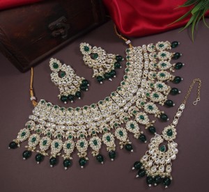 Latest Kundan Jewellery Traditional Gold Plated Kundan Studded & MotiPearl Jewellery <b>Set</b> With <b>Earrings</b> & Mangtika <b>Set</b> for Women - Product Image 2