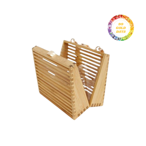 Bolso de bambú de material natural, cuidadosamente hecho y empaquetado para mercados de regalos ecológicos o ferias de productos hechos a mano - Product Image 2