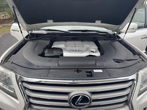 USADO LHD/RHD 2013 L E X U S LX 570 - Product Image 2