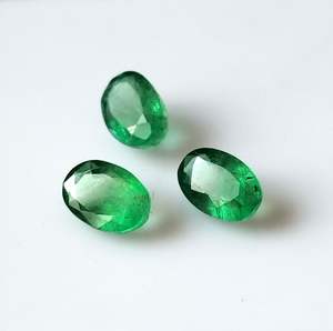 Émeraude zambienne naturelle facettée, coupe ovale excellente, pierre précieuse en vrac, 6x4 mm, pierres de coupe émeraude précieuses pour la fabrication de bijoux en vrac - Product Image 2