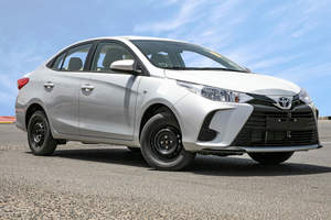 Toyota Yaris 1.5L 2022 SEDAN d'<span class=keywords><strong>occasion</strong></span> de luxe, super performances, prête à être expédiée dans le monde entier - Product Image 3
