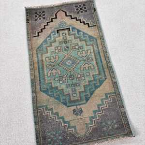 Alfombra Vintage de 1.5x2.7 pies, Alfombra Turca Pequeña, Alfombra de Lana con Diseño Floral Azul Gris - Product Image 2