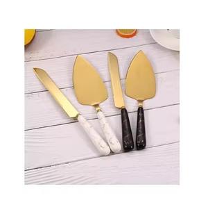 Ensemble de service à gâteau et couteau en laiton écologique hautement poli, compatible lave-vaisselle, avec couleur et logo personnalisables - Product Image 1