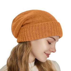 Gorro de Punto para Mujer, Suave y Cálido para Invierno, Estilo Holgado, Apto para Ciclismo, Forrado de Satén, con Características Comunes de Tejido - Product Image 4