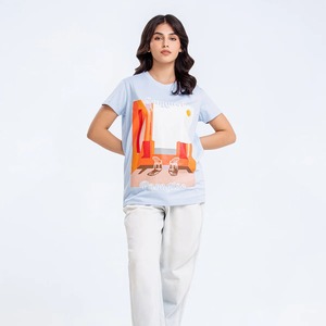 2025 T-shirt imprimé DTF personnalisé pour femmes coupe décontractée et manches courtes respirantes douces et écologiques avec le logo de votre marque - Product Image 3