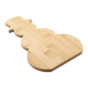 Tagliere Sostenibile in Bambù con Tocco Personalizzato per Cucina Festiva - Product Image 3