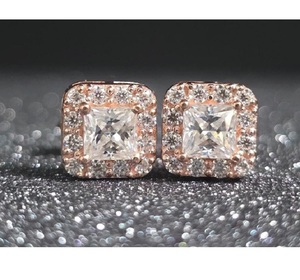 Pendientes Elegantes de Oro Rosa con Diamantes, Estilo Atemporal, Joyería Lujosa y Brillante para Mujer, Regalo de Moda Fina de la India - Product Image 1