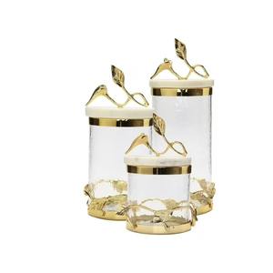 Bote de vidrio de metal de calidad superior con diseño de hojas en relieve Frascos de almacenamiento de condimentos para mostrador de cocina disponibles para exportación - Product Image 6