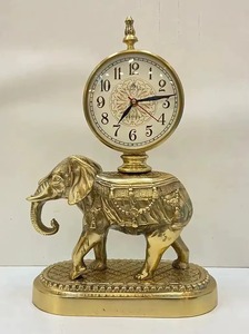 Horloge en métal en forme de chameau antique, fonctionnant à piles, design classique moderne, écologique, fonctionnelle, élégante et décorative - Product Image 2