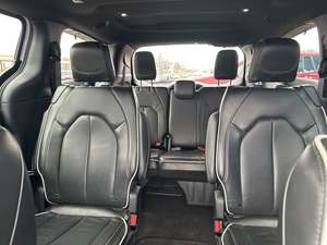 Impresionante Pacifica Limited FWD 2024 Blanca, Volante a la Izquierda, Usada, Asientos de Tercera Fila, Techo Corredizo, Arranque Remoto, Asientos de Cuero - Product Image 6