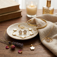 Pendentifs et breloques de mode tendance en forme de trèfle à cinq feuilles porte-bonheur de qualité supérieure