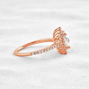 แหวนเพชรทรงรี 15 กะรัต เพชรเพาะเลี้ยงในห้องปฏิบัติการ ประดับเพชรแบบพาเว่ แหวนเพชรทรงรีแบบฮาโล ของขวัญวันครบรอบแต่งงานสำหรับผู้หญิง - Product Image 3