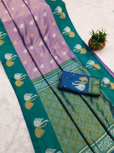 Saree en soie Banarasi indien pakistanais avec chemisier en soie fantaisie Saree Banarasi en soie douce de meilleure qualité avec bordure Zari au meilleur design - Product Image 3