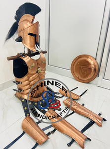 Casque médiéval King Spartan en cuivre 300 avec veste musculaire en Plume noire, protège-jambes, bouclier 18 pouces, finition cuivre, Costume d'armure - Product Image 3