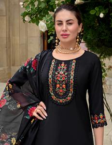 Kurta de tissu viscose indien de haute qualité pour fête et mariage occasionnel au meilleur prix - Product Image 3